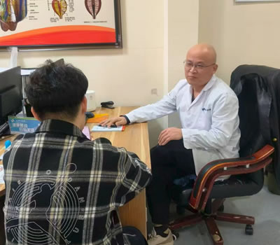 六盘水市|男科医师高朋磊：守护男性健康，专业男科诊疗